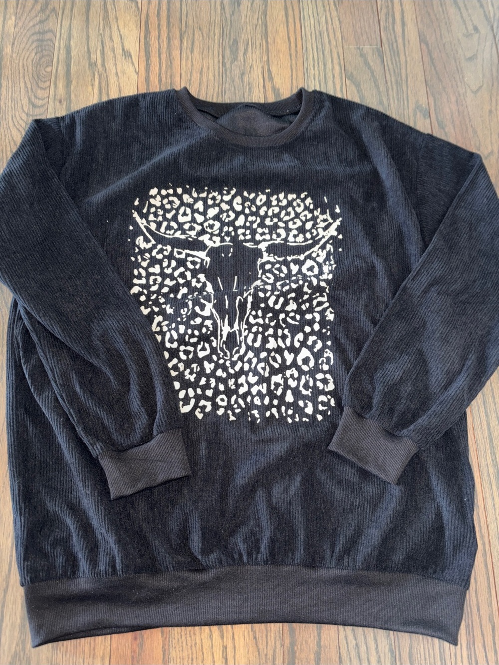SHEIN Black Crewneck Sweater with White Steer Skull & Leopard Print